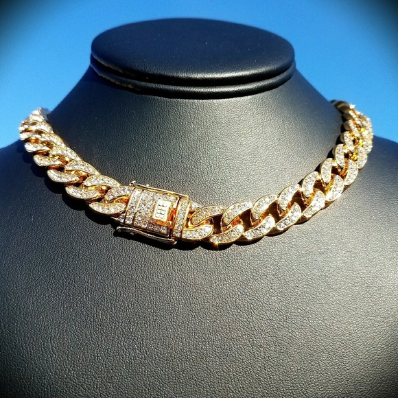 14k Gold Electro Plated 18" Iced Out Cuban Chain - Picture 2 of 6